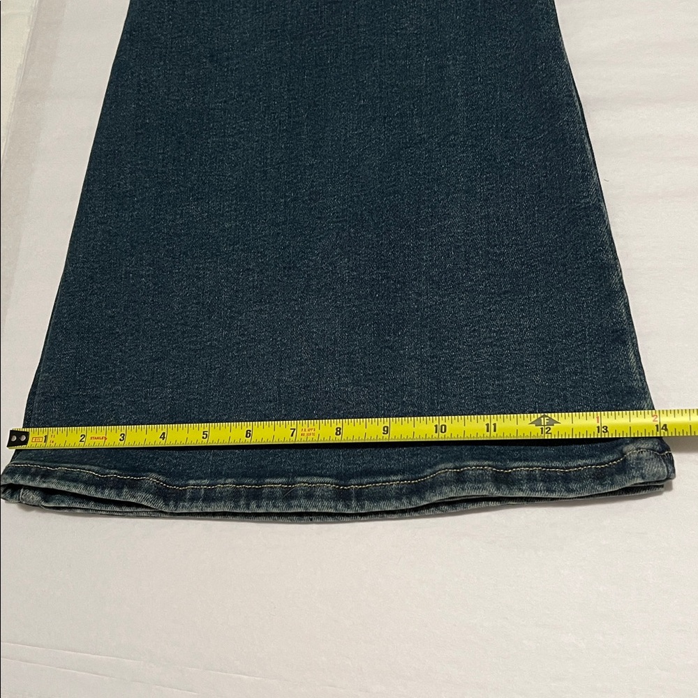 NWTS LEE HIGH-RISE EVER FIT FLARE JEANS (M) - Picture 13 of 14